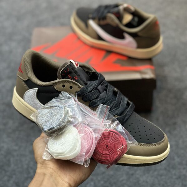 JORDAN-1 LOW MOQA (1.1 Grade)